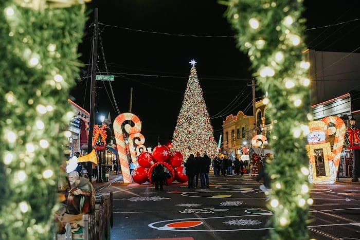 Huntington Holiday Spectacular