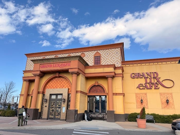 Grand Lux Cafe