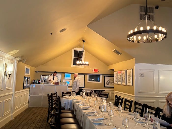 Hendrick's Tavern